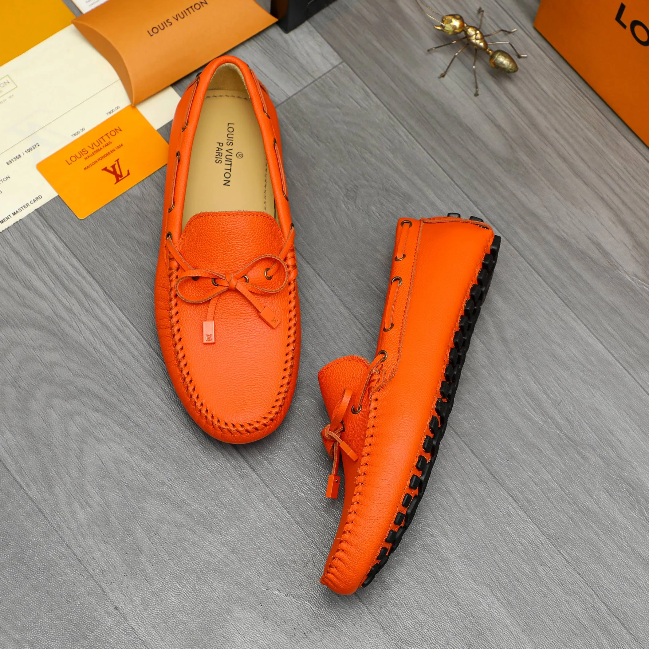 Men's shoes 💰420 Product trademark: LV "Louis Vuitton" casual slip-on shoes Regular size: 38-46 (45.46 custom-made, non-returnable) Product materials: Selected pebbled cowhide upper, sheepskin lining, original bean outsole